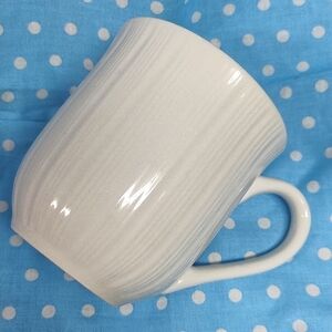 Thompson Pottery Maison White Mug 6778992 with ribbed stripes